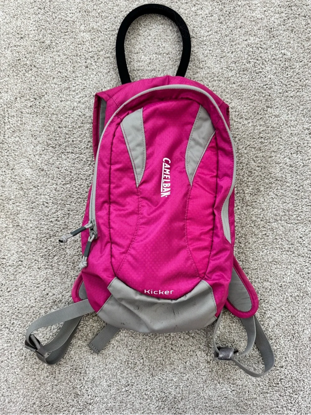 CamelBak Kicker Backpack in Fuchsia and Light Gray Straw Never Used